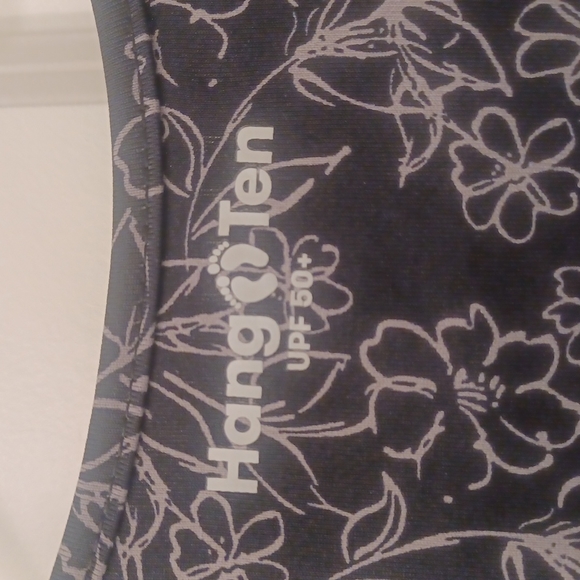 NEW HANG TEN TEE SHIRT - Picture 4 of 5